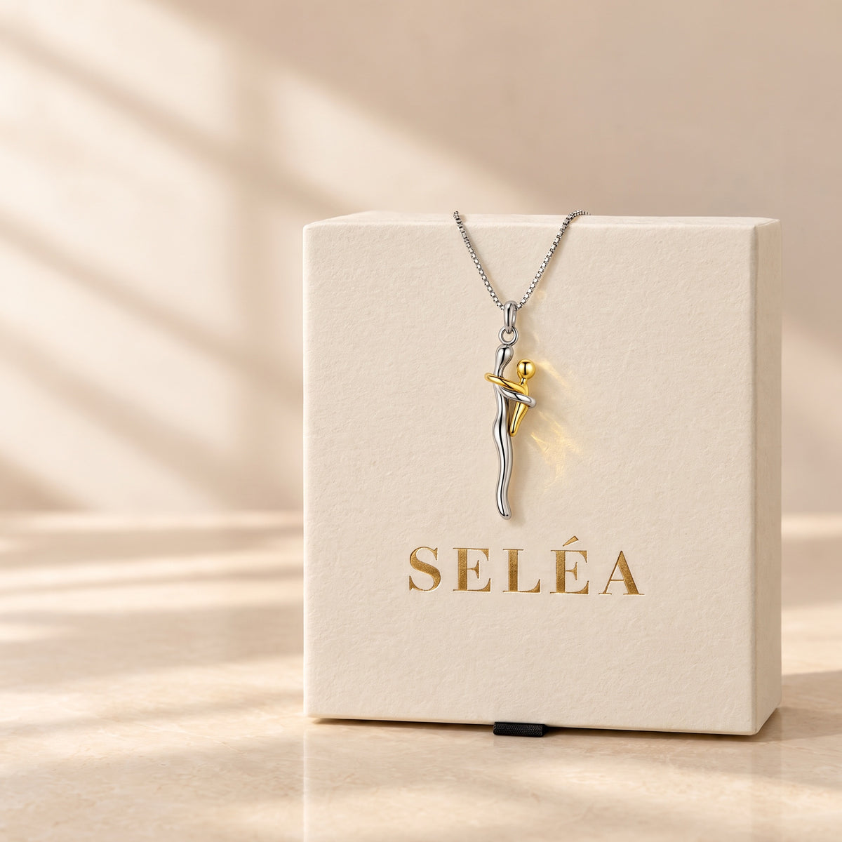 The Embrace Necklace box #Style_Mom & Kid · Silver-Gold