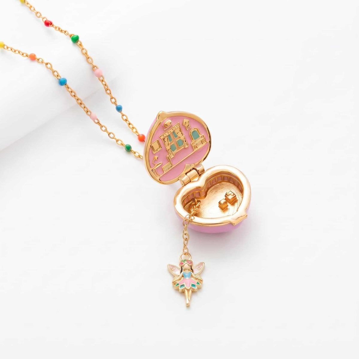 The Little World Locket, detail of the chain and beads
