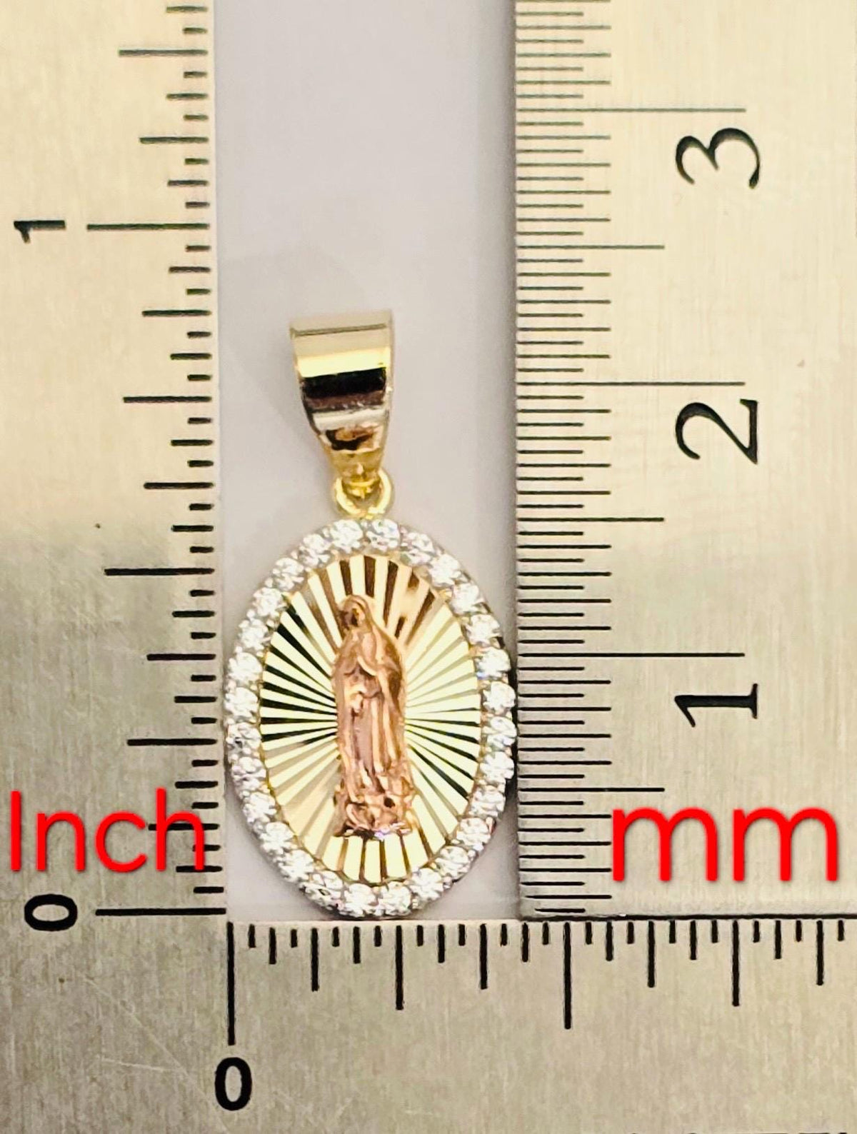The Guadalupe Pendant Necklace size reference