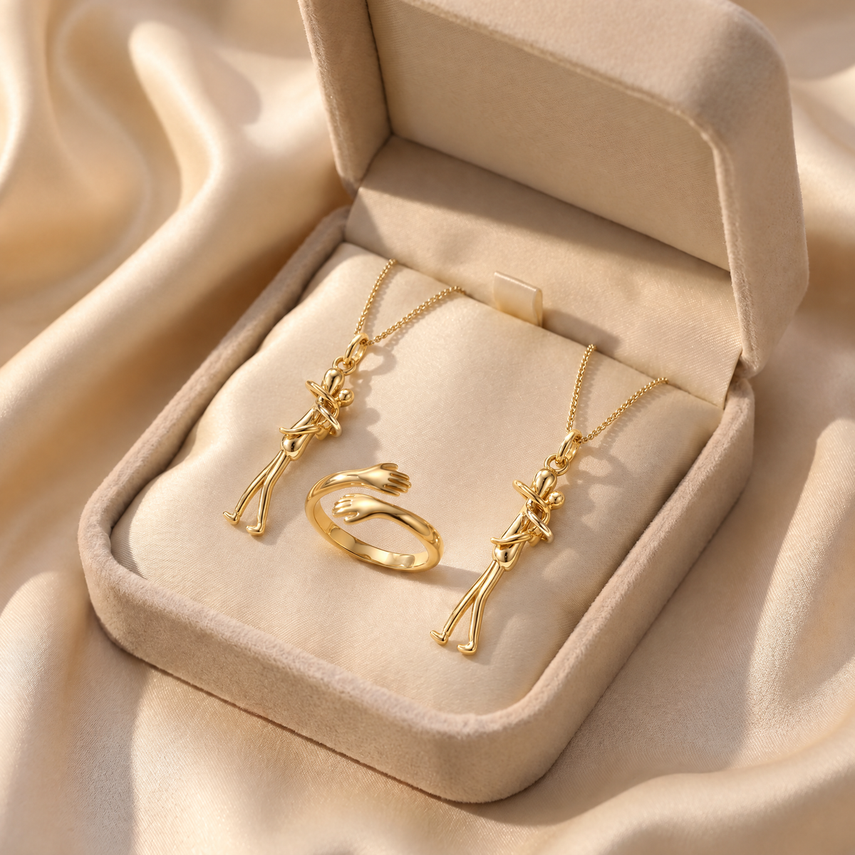 The Family Matching Set 2x Dad and Kid gold with Gold Hug Ring in jewelry box